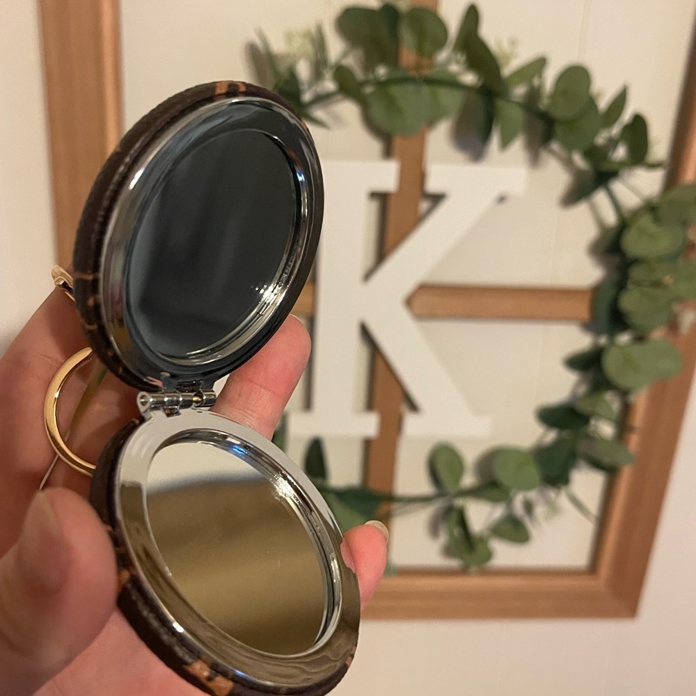 New High quality Fashion Mirror keychain - Picture 2 of 2